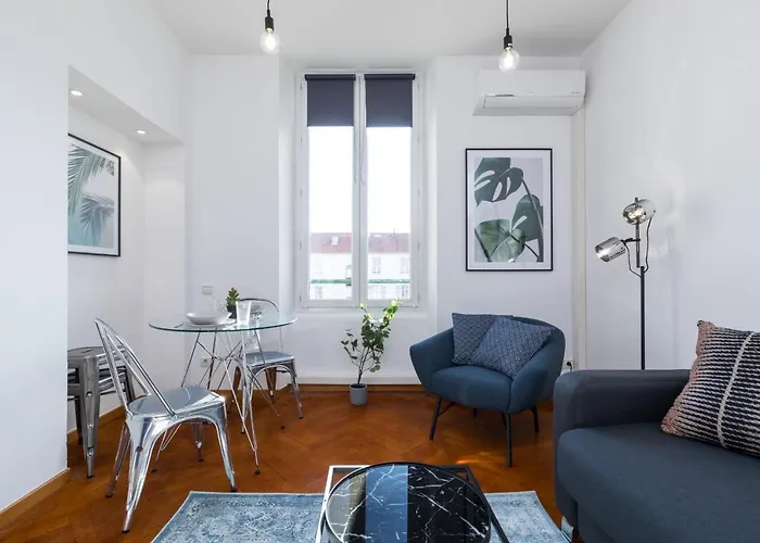 7 Medecin - Place Massena - Central 2P - Lumineux - Climatise
